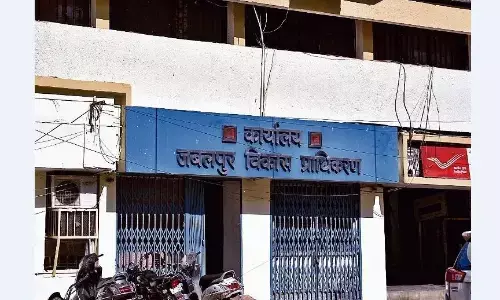 वारिसों को छोड़कर नाॅमिनी के नामांकित व्यक्ति को कर दिया प्लाॅट अलाॅट