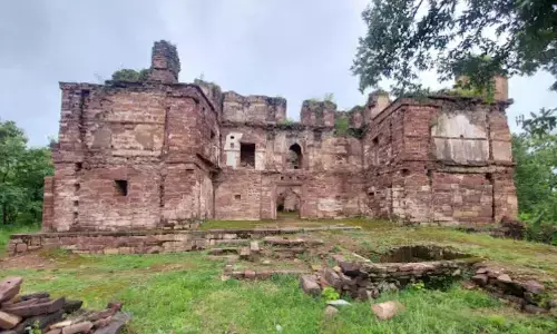 दलपत शाह और रानी दुर्गावती की स्मृतियों को सहेजे है सिंग्रामपुर दलपत शाह और रानी दुर्गावती की स्मृतियों को सहेजे है सिंग्रामपुर