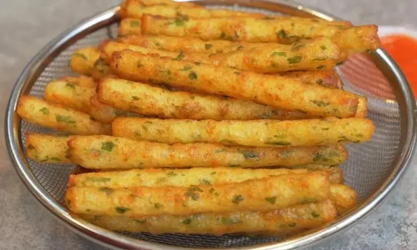 घर पर आए दोस्तों को खिलाना चाहते हैं कुछ अलग, तो बनाएं क्रिस्पी पोटैटो स्टिक्स, सबके हो जाएंगे फेवरेट