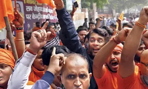 धर्म छिपाकर शादी कर प्रताड़ित करने के मामले में सौंपा गया ज्ञापन,  हिंदूवादी संगठनों ने कहा - ऐसी घटना पर रोक लगे