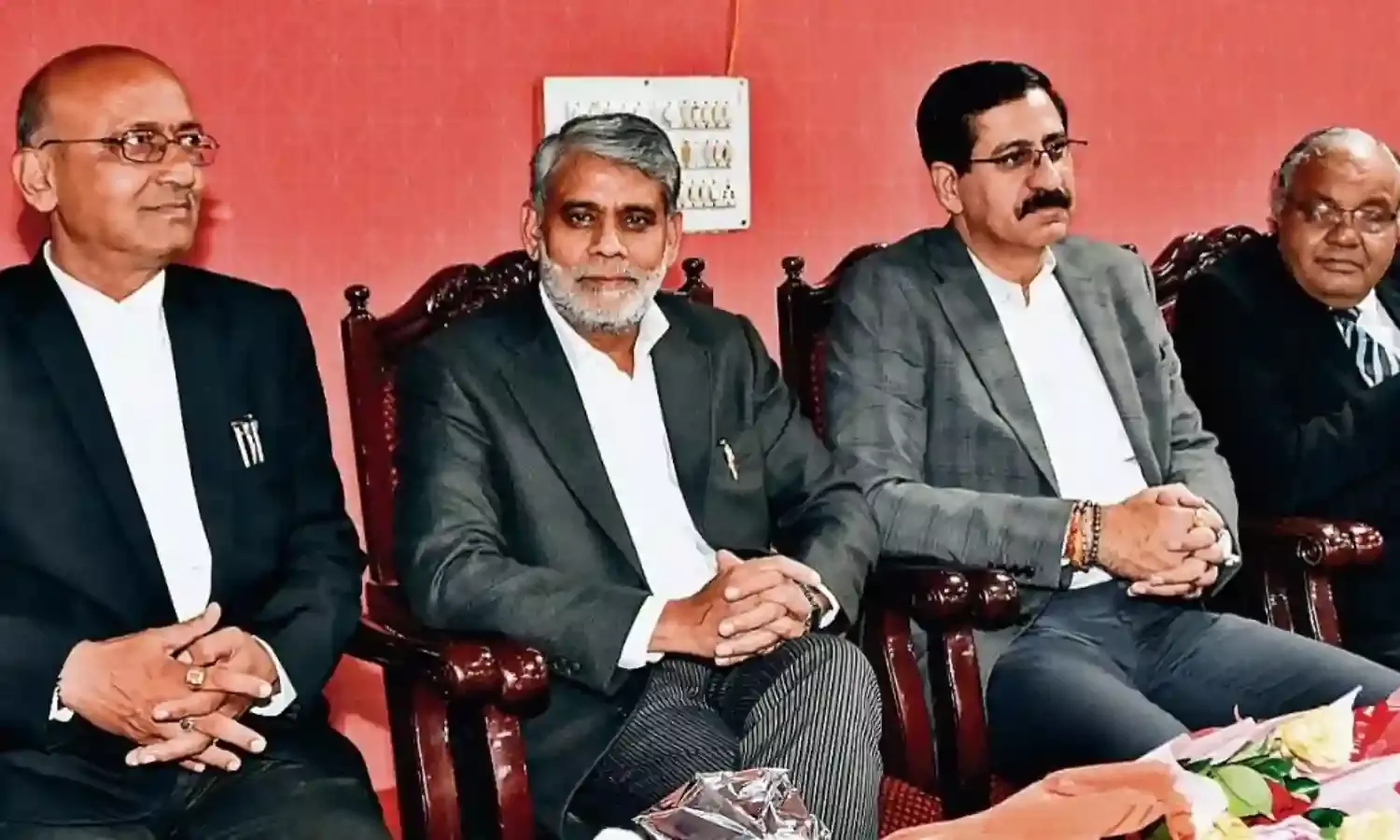 यहाँ की आदर्श बार के साथ समन्वय बनाकर होगा काम
