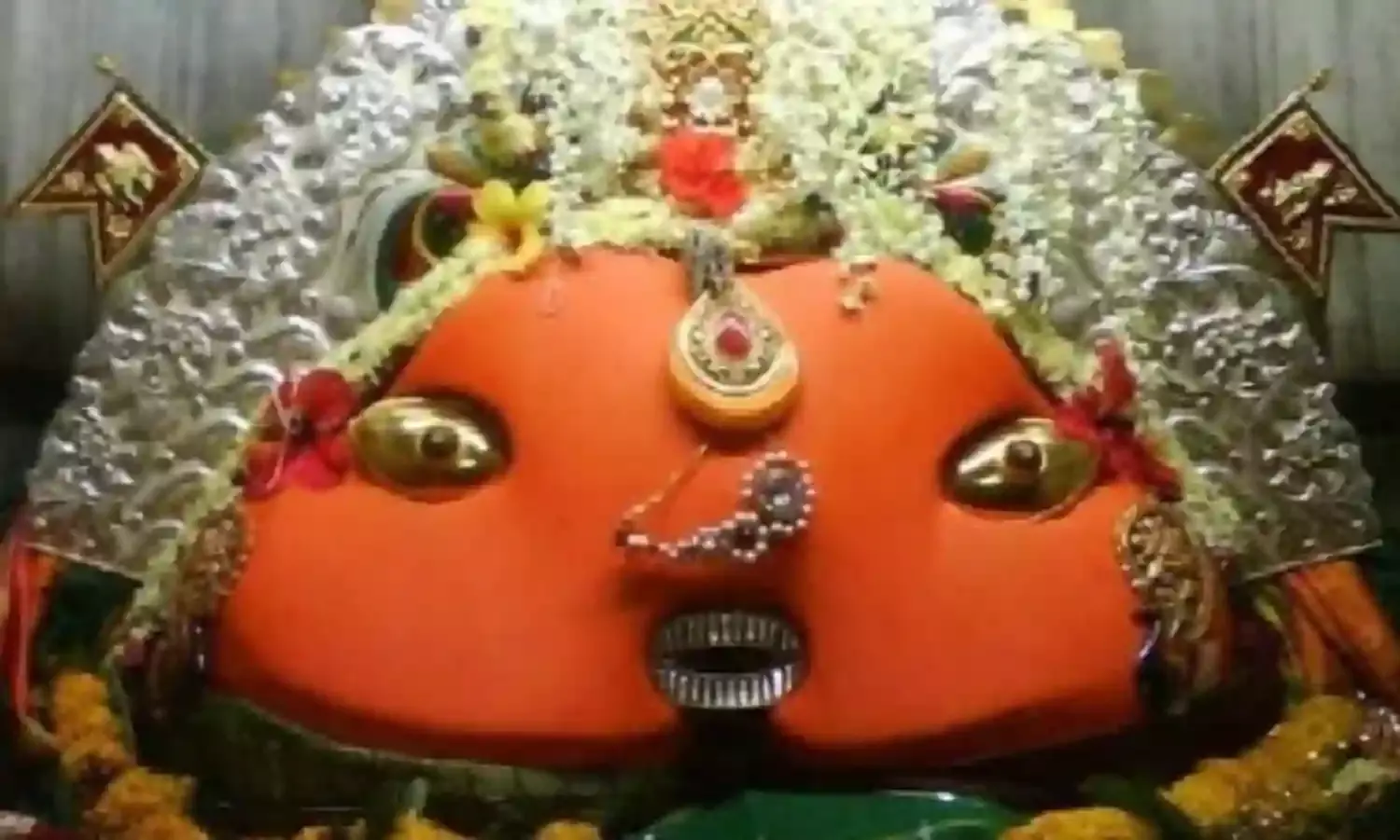 अंबाजोगाई की योगेश्वरी माता के दर्शन करने लगा भक्तों का तांता, बढ़ाई सुविधाएं