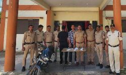 Panna News- हत्या के लिए बाइक से पन्ना शहर आ रहे शूटर को पुलिस ने किया गिरफ्तार