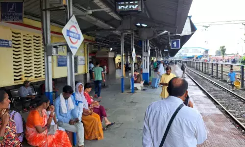 नवरात्रि में बहाल नहीं हुई नर्मदा एक्सप्रेस