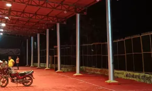 चौपाटी रंगरोगन में लाखों खर्च, सफाई का इंतजाम नहीं