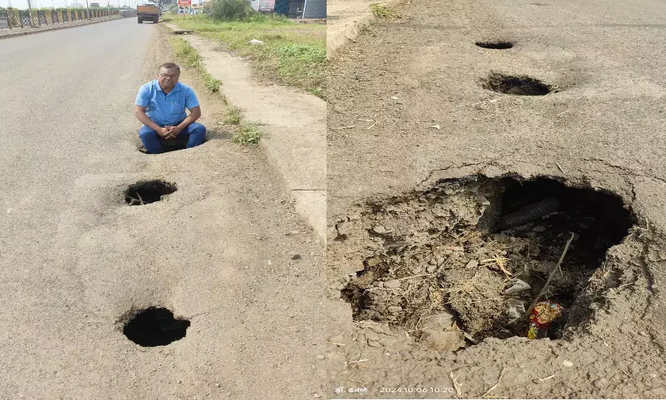 धुले-सोलापुर मार्ग के तीन गड्ढे दुर्घटना को दे रहे निमंत्रण, तत्काल भरने की मांग