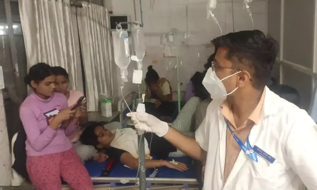 होस्टल में 54 छात्र हुए फूड प्वॉइजनिंग के शिकार, इलाज के बाद अस्पताल से मिली छुट्‌टी