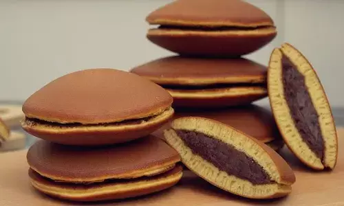 डोरेमॉन का फेवरेट डोराकेक बिना ओवन और अंडे के बनाएं घर पर ही, बच्चे हो जाएंगे बहुत ज्यादा हैप्पी