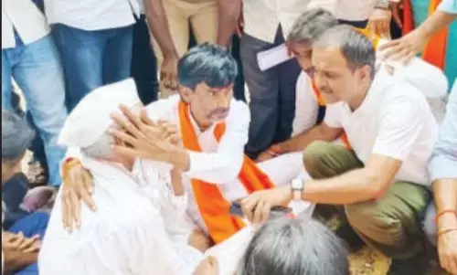 मराठा आरक्षण को लेकर युवक ने लगाई फांसी, जरांगे की अपील - मिलेगा आरक्षण पर ऐसा न करें मराठा आरक्षण को लेकर युवक ने लगाई फांसी, जरांगे की अपील - मिलेगा आरक्षण पर ऐसा न करें