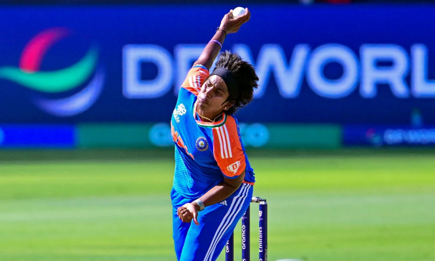 अरुंधती की इस हरकत पर ICC ने लगाई फटकार, नियमों का उल्लंघन करने के लिए सुनाई सजा
