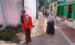 Panna News- डेंगू के मच्छरों को समाप्त करने किया जा रहा दवा का छिड़काव