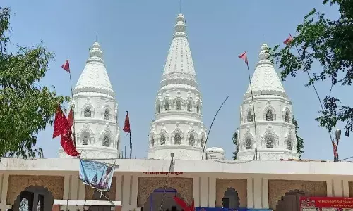 प्रमुख शक्तिपीठों में एक भठिया मंदिर बना आस्था का केंद्र, शारदेय नवरात्रि पर मां की भक्तिमें डूबे श्रद्धालु, पंडालों में उमड़ रही भीड़