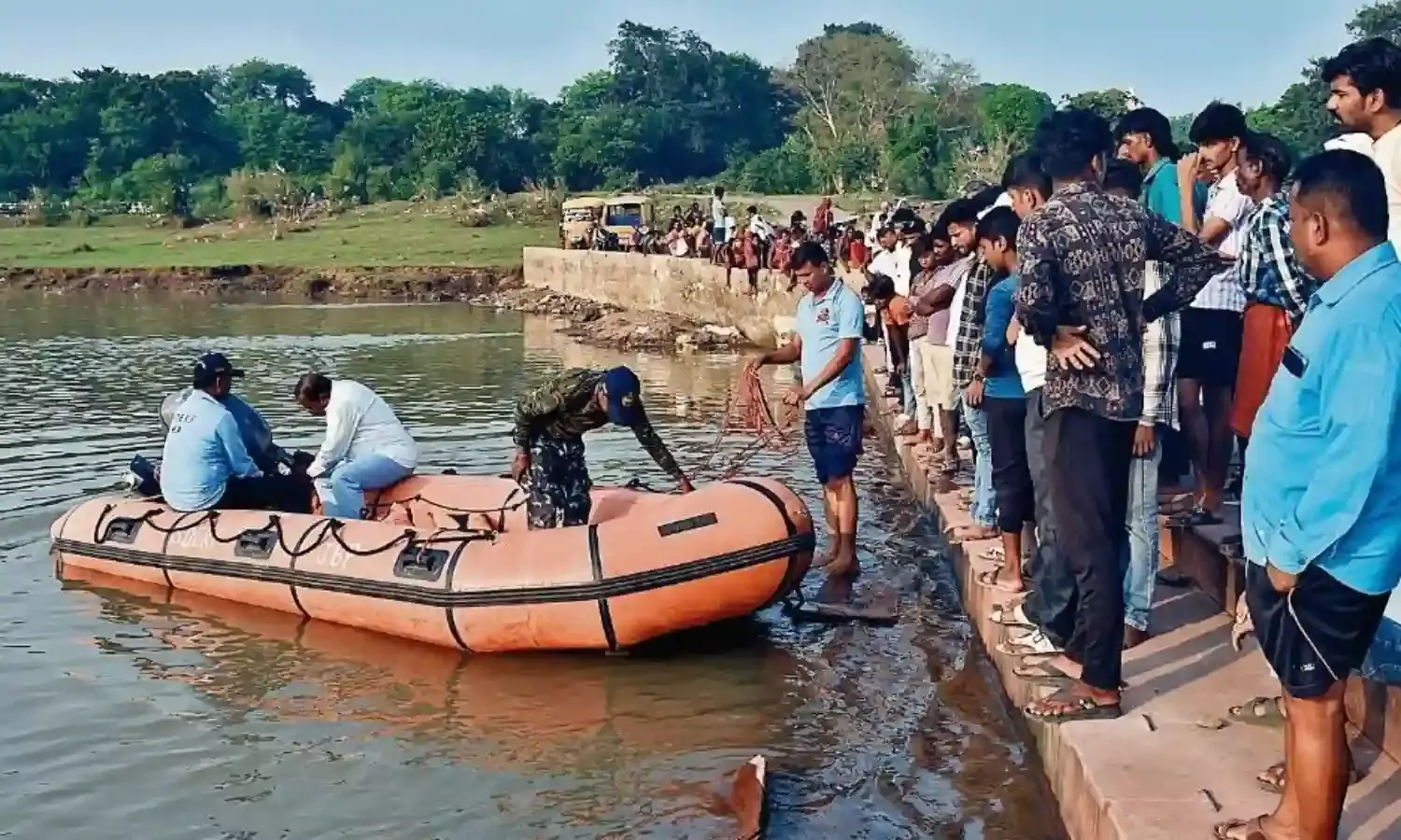 कालीघाट में नहाते वक्त दो दोस्त डूबे, मचा हड़कम्प