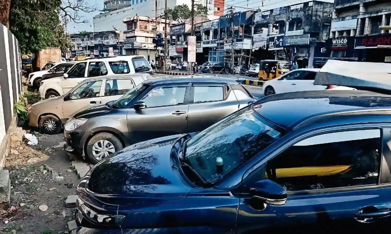यातायात व्यवस्थित करने 50 जगह बनेगी पार्किंग