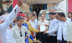 Panna News- किसानों ने मुख्यमंत्री के नाम सौंपा ज्ञापन, कीटों से नष्ट हुई फसलों का दिलाया जाये सर्वे