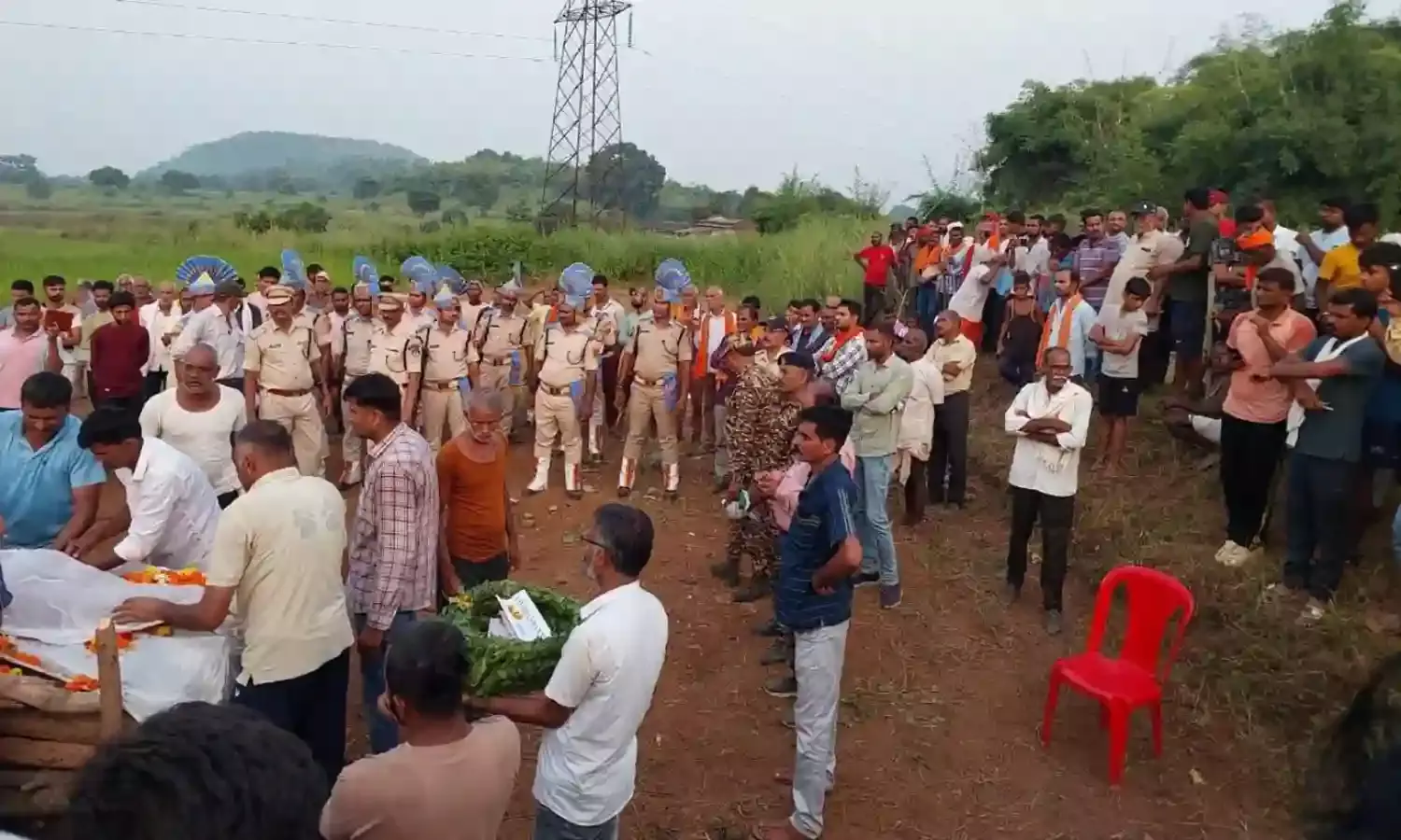 सीआरपीएफ जवान का पार्थिव शरीर पहुंचते ही शोक में डूबा गांव