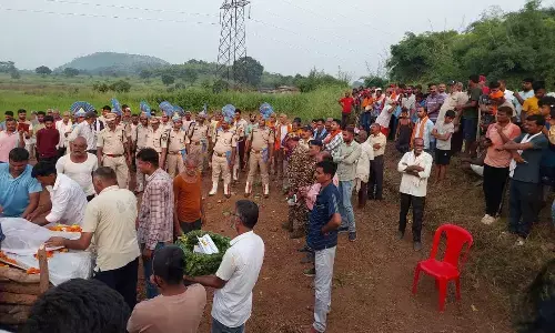 सीआरपीएफ जवान का पार्थिव शरीर पहुंचते ही शोक में डूबा गांव