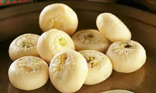 होम मेड मिल्क पाउडर पेडे से कराएं घर पर आए मेहमानों का मुंह मीठा, मन हो जाएगा मीठ-मीठा