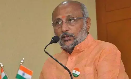 सरकारी विश्राम गृह में राज्यपाल सी.पी.राधाकृष्णन ने लोगों की समस्याएं सुनी सरकारी विश्राम गृह में राज्यपाल सी.पी.राधाकृष्णन ने लोगों की समस्याएं सुनी