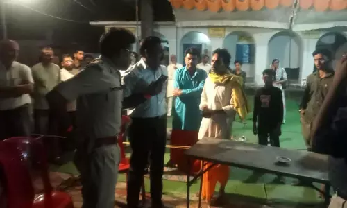 भठिया मंदिर में टीका-चंदन चरणामृत प्रसाद वितरण बंद, श्रद्धालुओं ने जताई आपत्ति