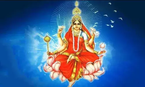 नवरात्रि के नौवें दिन मां सिद्धिदात्री को खुश करने के लिए पहनें बैंगनी आउटफिट्स, इन लुक्स से लें इंस्पिरेशन