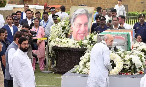 शाह-शिंदे-फडणवीस और शरद पवार सहित कई नेताओं ने दी श्रद्धांजलि, पंचतत्व में विलीन भारत के रतन