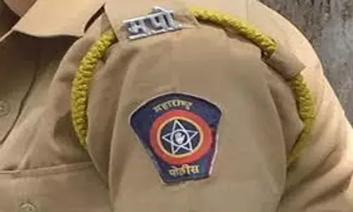 नकली पुलिस ने दोपहिया चालक से किया जेवरात छीनने का प्रयास