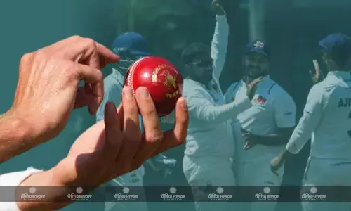 गेंद पर लगाया लार तो देनी होगी पेनाल्टी, BCCI ने घरेलू क्रिकेट को लेकर बरती सख्ती, बदले ये नियम गेंद पर लगाया लार तो देनी होगी पेनाल्टी, BCCI ने घरेलू क्रिकेट को लेकर बरती सख्ती, बदले ये नियम