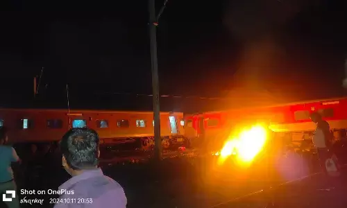 तमिलनाडु के तिरुवल्लूर में हुआ ट्रेन हादसा, बिहार के दरभंगा जा रही बागमती एक्सप्रेस मालगाड़ी से टकराई, VIDEO