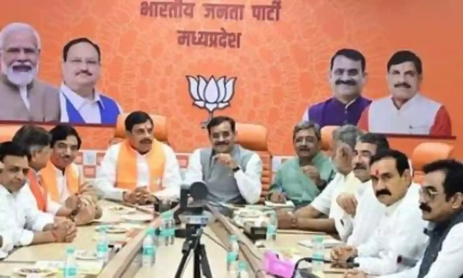उपचुनाव की दो सीटों पर उम्मीदवारों को लेकर बीजेपी कार्यालय में हुआ मंथन, बुधनी से 3 विजयपुर से सिंगल नाम पर चर्चा