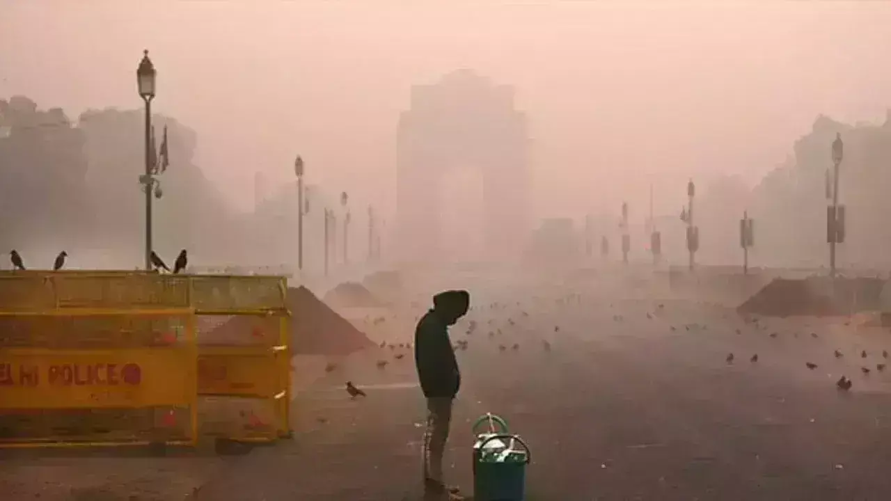 दहशरा के 2 दिन बाद दिल्ली में प्रदूषण हुआ बदतर, सर्दी से पहले ही शहर का AQI 234 पहुंचा