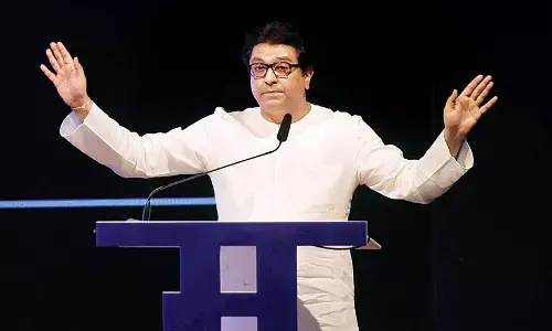 राज ठाकरे बोले - मुझे एक बार सत्ता तो दो, महाराष्ट्र को कभी दिल्ली के सामने झुकने नहीं दूंगा