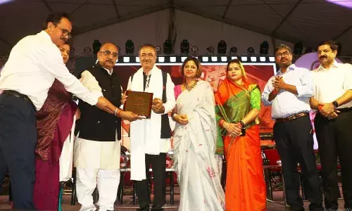जनजातीय कार्य मंत्री डॉ. शाह ने राजकुमार हिरानी को दिया राष्ट्रीय किशोर कुमार सम्मान