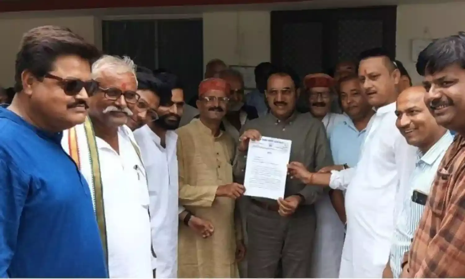 महिलाओं एवं बालिकाओं के साथ अपराधों के विरोध में कांग्रेस ने सौंपा ज्ञापन