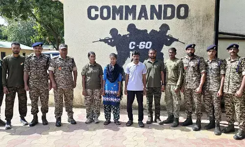 नक्सल आंदोलन को फिर लगा झटका , 10 लाख के इनामी नक्सली दंपति ने किया सरेंडर