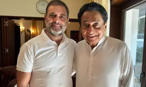 तारीखों के ऐलान बाद राहुल गांधी से मिले पूर्व सीएम कमलनाथ, उम्मीदवारों के चयन से लेकर कई अहम मुद्दों पर हुई बात तारीखों के ऐलान बाद राहुल गांधी से मिले पूर्व सीएम कमलनाथ, उम्मीदवारों के चयन से लेकर कई अहम मुद्दों पर हुई बात