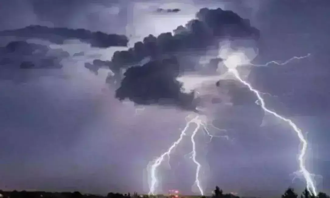 आकाशीय बिजली गिरने से एक की मौत- छह घायल, पाचलेगांव में हुआ दर्दनाक हादसा आकाशीय बिजली गिरने से एक की मौत- छह घायल, पाचलेगांव में हुआ दर्दनाक हादसा