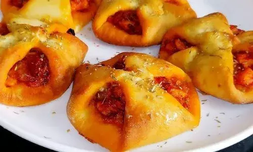 सिर्फ 1.5 कप आटे से बनाएं मार्केट जैसा टेस्टी-क्रिस्पी जिंगी पार्सल, कुछ ही मिनटों में सिर्फ 1.5 कप आटे से बनाएं मार्केट जैसा टेस्टी-क्रिस्पी जिंगी पार्सल, कुछ ही मिनटों में