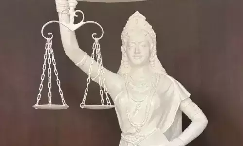 बदली न्याय देवी की मूर्ति, आंखों से हटी पट्टी, हाथ में तलवार की जगह संविधान की किताब