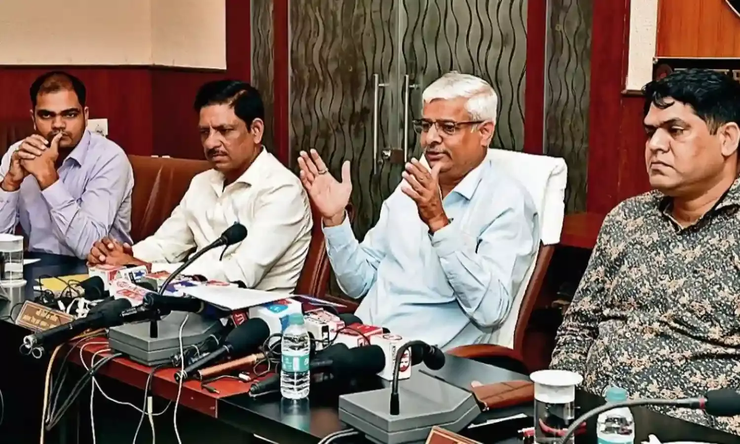 बड़े व छोटे स्टेशनों के सफाई सिस्टम सुधारने हो रही प्लानिंग