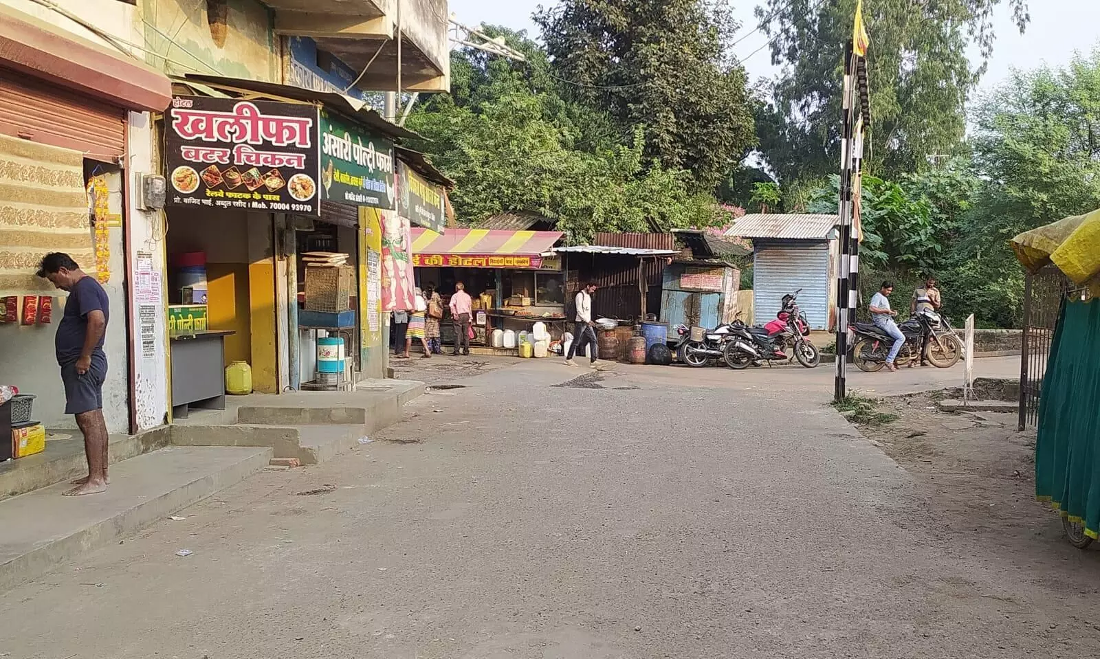 शहर की आधी आबादी का स्टेशन पहुंचना दुष्कर शहर की आधी आबादी का स्टेशन पहुंचना दुष्कर