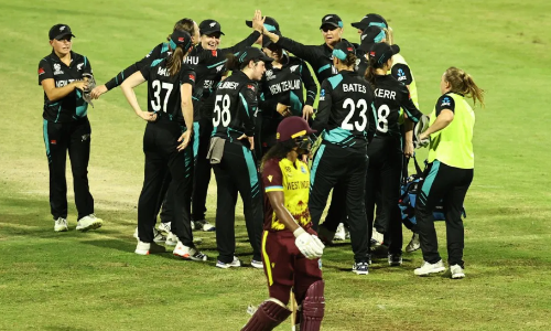 वेस्टइंडीज को मात देकर फाइनल में पहुंची कीवी टीम, खिताबी जंग में साउथ अफ्रीका से होगा सामना