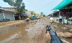 Panna News- अवंतीबाई चौक में बने गढ्ढे दे रहे हादसों को आमंत्रण, पैदल व वाहनों से निकलने वाले राहगीरों को होती है परेशानी Panna News- अवंतीबाई चौक में बने गढ्ढे दे रहे हादसों को आमंत्रण, पैदल व वाहनों से निकलने वाले राहगीरों को होती है परेशानी