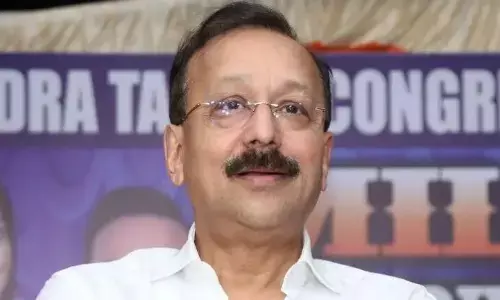 बाबा सिद्दीकी का सिक्योरिटी गार्ड हुआ सस्पेंड, फायरिंग के वक्त वहीं था मौजूद पर नहीं की बचाने की कोशिश? बाबा सिद्दीकी का सिक्योरिटी गार्ड हुआ सस्पेंड, फायरिंग के वक्त वहीं था मौजूद पर नहीं की बचाने की कोशिश?