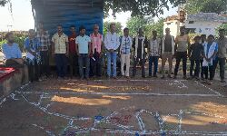 Panna News- जमीन में उकेरकर बनी हनुमतपुर ग्राम विकास योजना, ग्रामीणो ने विकास की आवश्यकताओ को लेकर बताई प्राथमिकता