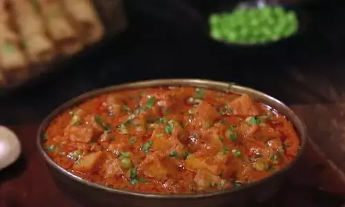 दिवाली पर खिलाना चाहते हैं मेहमानों को कुछ अच्छा और हटके, तो करें इस रेसिपी को ट्राई, सब रेसिपी पूछने पर हो जाएंगे मजबूर दिवाली पर खिलाना चाहते हैं मेहमानों को कुछ अच्छा और हटके, तो करें इस रेसिपी को ट्राई, सब रेसिपी पूछने पर हो जाएंगे मजबूर