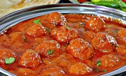 घर पर आए मेहमानों को खिलाना चाहते हैं कुछ खास, तो इस दिवाली बनाएं एक दम खासम खास दम आलू, सब लोग खाकर चाटेंगे उंगलियां