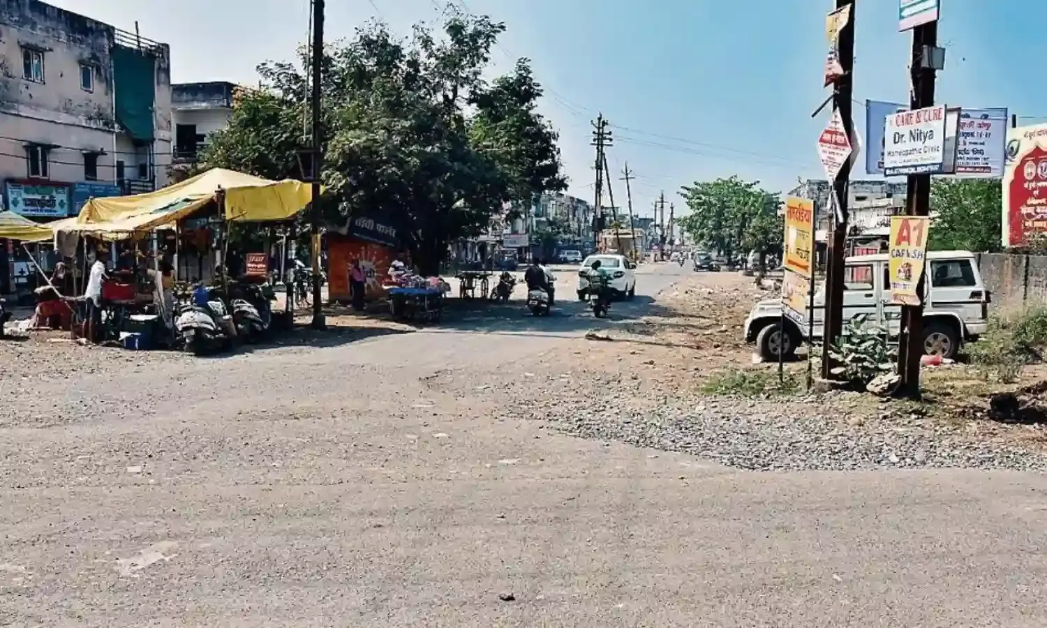 अतिक्रमणों में गुम हो गई 165 फीट चौड़ी सड़क, नींद में जिम्मेदार