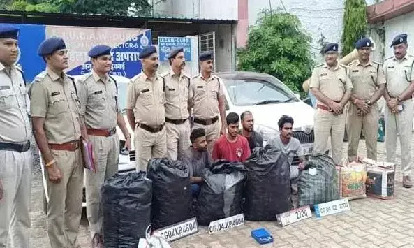 निर्माणाधीन मकान के कमरों के अंदर लगे गांजे के 54 नग पेड जप्त