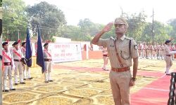 Satna News- वीर पुलिस जवानों की शहादत को किया नमन, शहीद स्मारक पर पुष्पचक्र अर्पित कर दी श्रद्धांजलि
